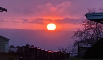 814 PARADISE Ln, Brookings, OR 97415