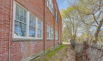 14 School St, Bristol, VT 05443