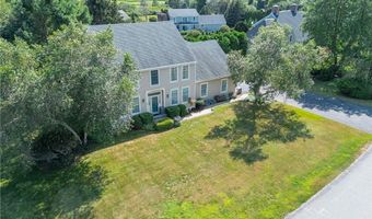 167 Meadow Ln, Middletown, RI 02842