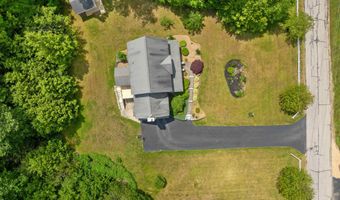 60 Lady Slipper Ln, Chester, NH 03036