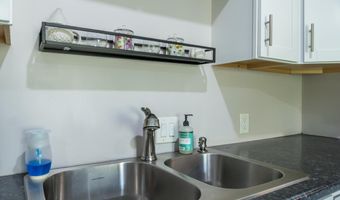 46 Broadview Ave, Auburn, ME 04210