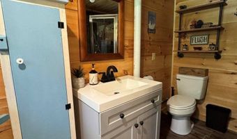 12 Beech Ridge Dr, Abbot, ME 04406