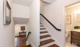 6917 Lancer Dr, Charlotte, NC 28226