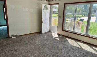 309 1st St E, Altoona, IA 50009