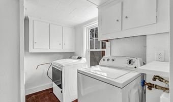 22 Parker St, Bangor, ME 04401