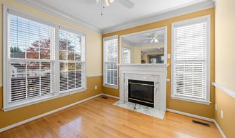 8245 LAMBERTS Ln, Alexandria, VA 22309