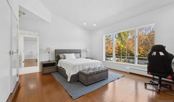 23 Rio Vista Dr, Alpine, NJ 07620