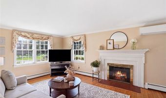194 New Meadow Rd, Barrington, RI 02806