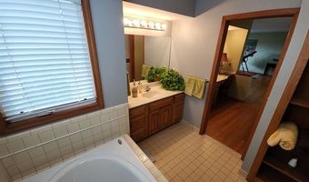 10368 SAINT JOHN Dr, Algonac, MI 48001