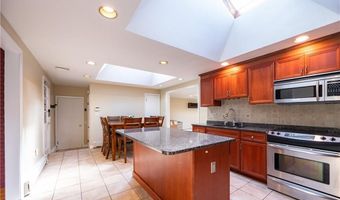 122 Belvedere Dr, Cranston, RI 02920