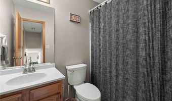 1215 7th Ave SE, Altoona, IA 50009