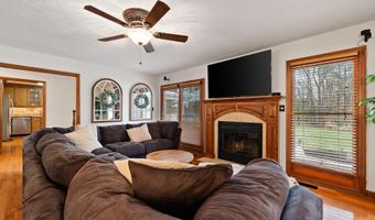 8 Country Oaks Dr, Barboursville, WV 25504