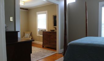 6 W Main St, Chester, CT 06412