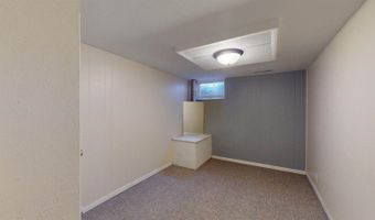 721 Meadow Pl, Ames, IA 50010