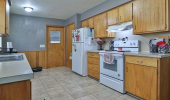 230 8th St, Adams, NE 68301