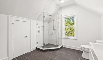 73 3rd Ave C, Atlantic Highlands, NJ 07716