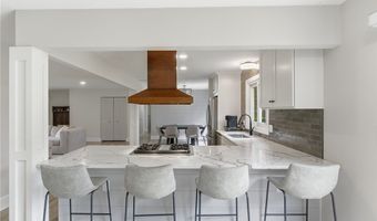 161 Devorah Dr, Aurora, OH 44202