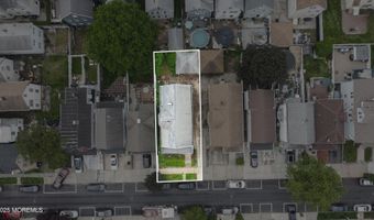 42 E 40th St, Bayonne, NJ 07002
