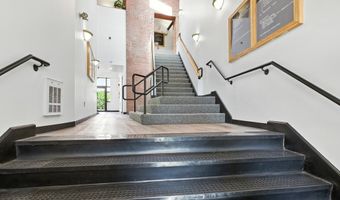 5 Market Sq 105, Amesbury, MA 01913