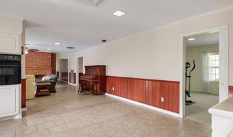 1215 N State St, Abbeville, LA 70510