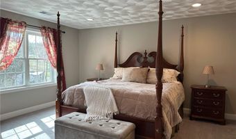 7 Hidden Meadows Dr, Charlestown, RI 02813