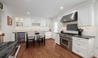 5209 DUNSTABLE Ln, Alexandria, VA 22315