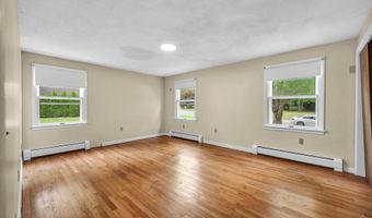 24 Iron Gate Ln, Cromwell, CT 06416