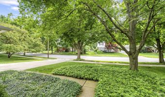3204 Farmbrook Ct, Ann Arbor, MI 48108