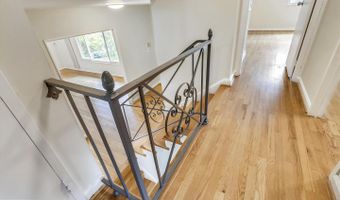 4503 TRAYMORE St, Bethesda, MD 20814
