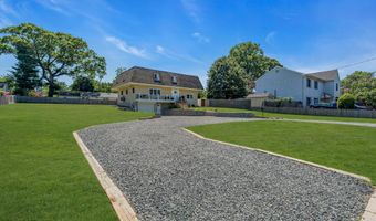 168 Leonardville Rd, Belford, NJ 07718