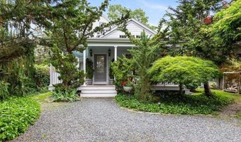 4 Garfield Ave, Bristol, RI 02809