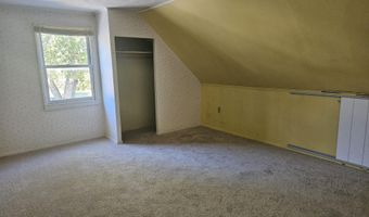 2 Jeffrey Ln, Albany, NY 12211