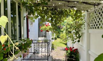 59 Cedar St, Belfast, ME 04915