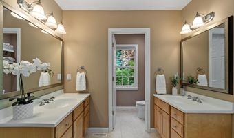 277 Main St, Bolton, MA 01740