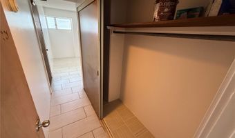 439 Keoniana St 504, Honolulu, HI 96815