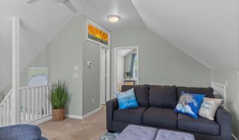 125 Pelican Dr, Atlantic Beach, NC 28512