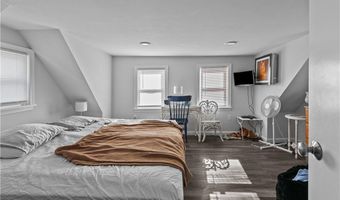 30 Warren Ave A, Middletown, RI 02842