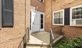 5001 10TH St S #5, Arlington, VA 22204
