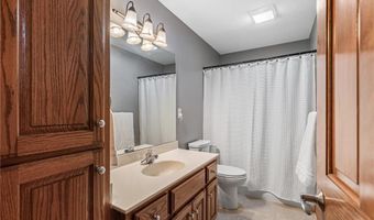 16011 Cedar St, Basehor, KS 66007