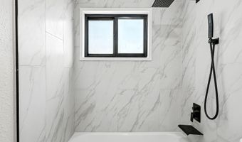 8004 HANNETT Ave NE, Albuquerque, NM 87110