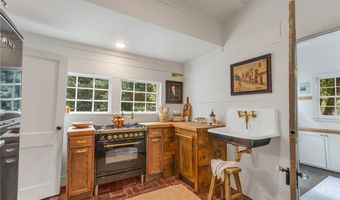 204 S Main St, Abbeville, SC 29620