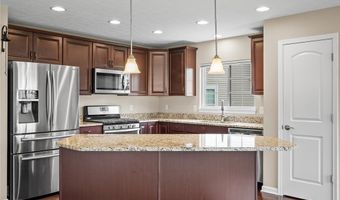 587 Surrey Dr, Aurora, OH 44202