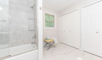 2728 Kimberley Rd, Ann Arbor, MI 48104