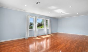 498 Juniper Ln, Cheshire, CT 06410