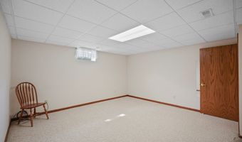 209 Greenbriar Ln, Dalton, OH 44618