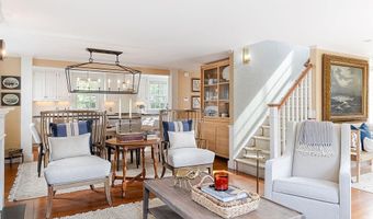 41 Elm St, Newport, RI 02840
