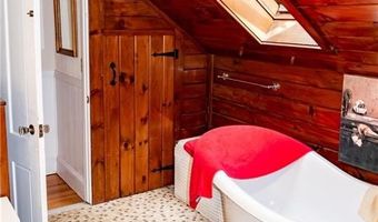 22 Colerick Ave, North Smithfield, RI 02896