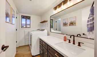 1509 Woodland Dr, Ashland, OR 97520