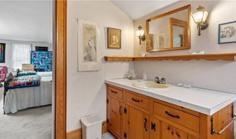 12 Lampercock Ln, Lincoln, RI 02865