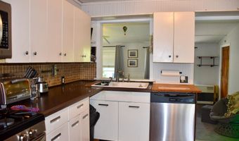 23 Mooney Dr, Alburgh, VT 05440